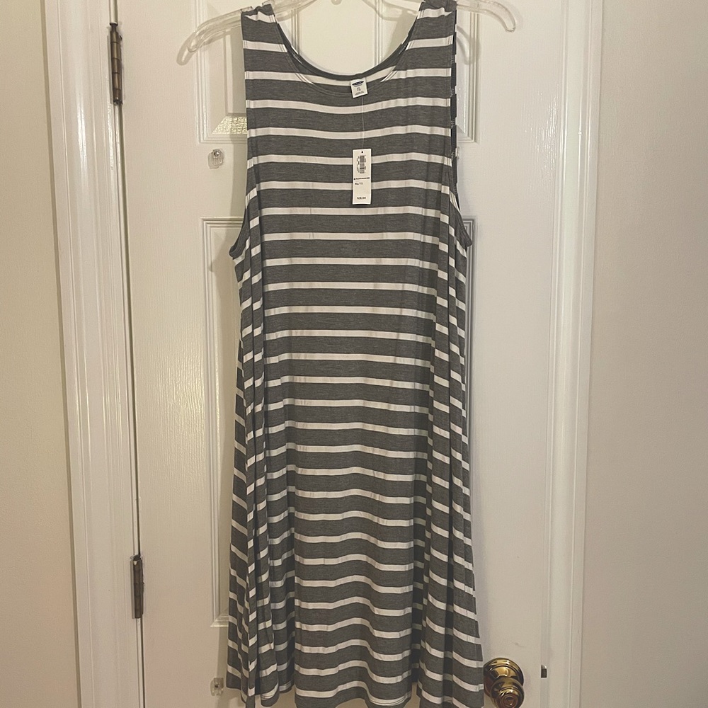 Old Navy gray and white stripe dress